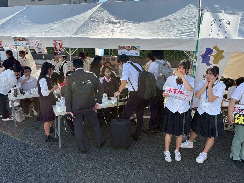 佐賀コスメPRブースに集まったメンバー